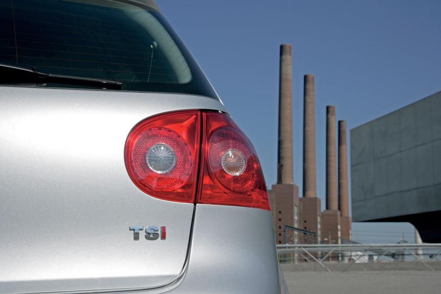  Volkswagen Golf 2004 года  (фото 46 из 170)